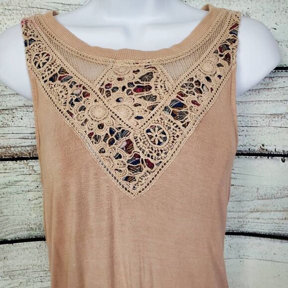 BKE Gimmicks XS Beige Crochet Lace Tank Top with Open Back Twist - Picture 2 of 8